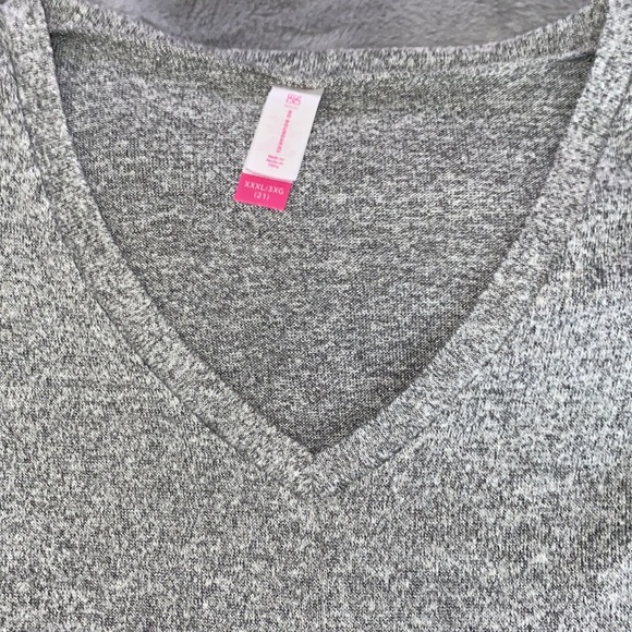 Bottom knot grey v neck sweater - Picture 4 of 7